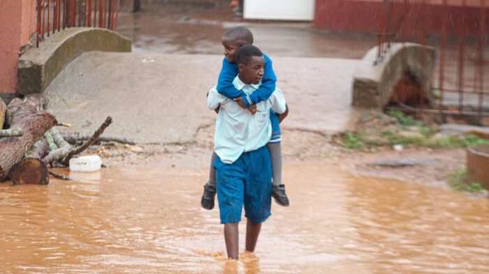 Clima, l’allarme UNICEF: 1,1 miliardi di bambini esposti a rischi multipli