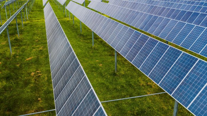 Fotovoltaico, il Demanio mette a gara otto terreni pubblici nel Sud e Nord Italia