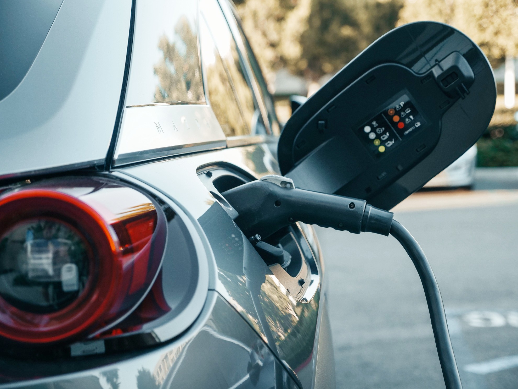 Mobilità elettrica: l’AI e la partita delle nuove competenze