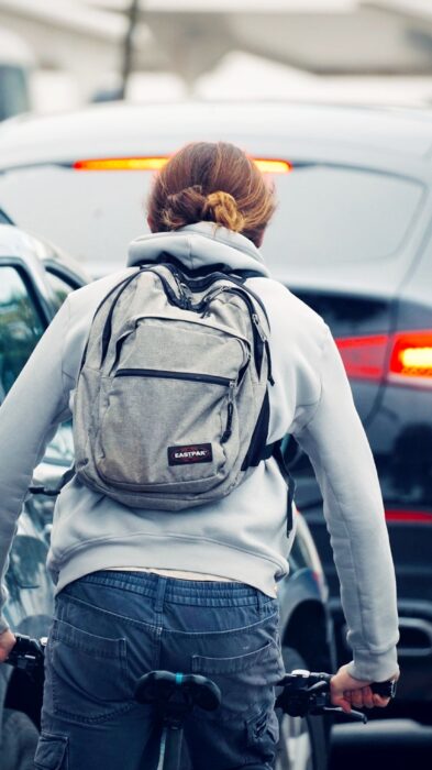 Pedaliamo di più, ma restiamo largamente "auto-dipendenti"